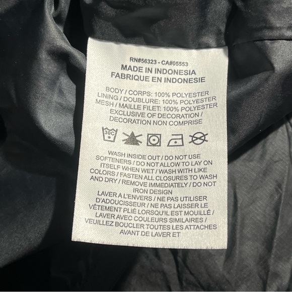 Nike Sportswear Tech Woven N24 Lined Loose Fit Packable Jacket - Picture 8 of 8